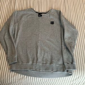 Men’s L Under Armor Crew Neck